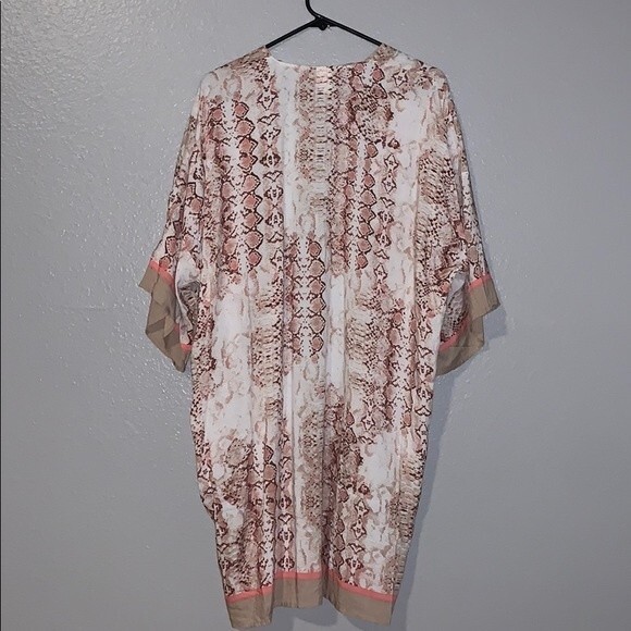 Snake Printed Kimono - Picture 7 of 8